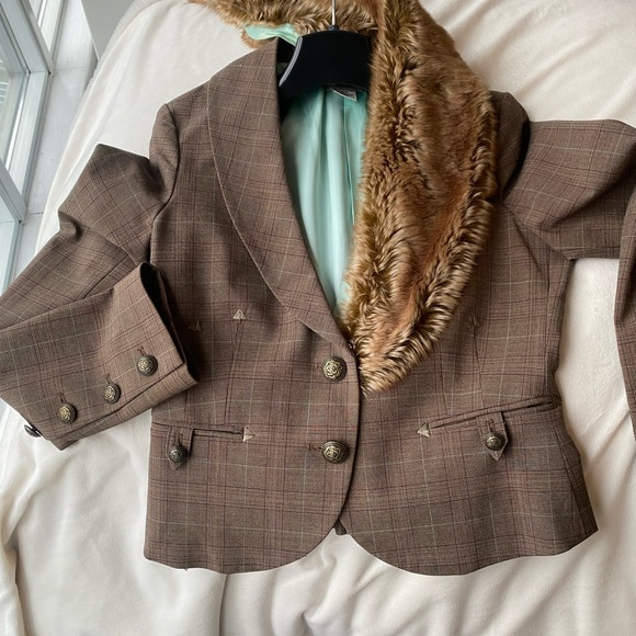 Burgundy plaid designer Blazer with Faux Fur Trim - Picture 2 of 16